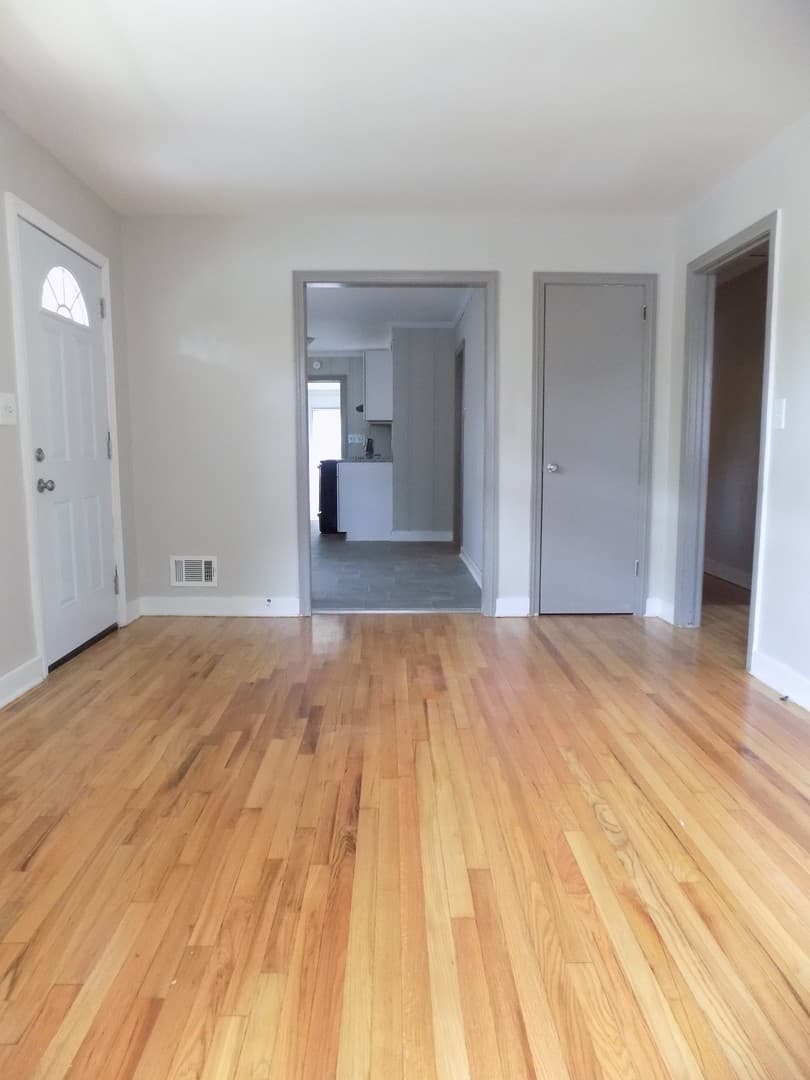 Columbia House: 2707 Holt Drive