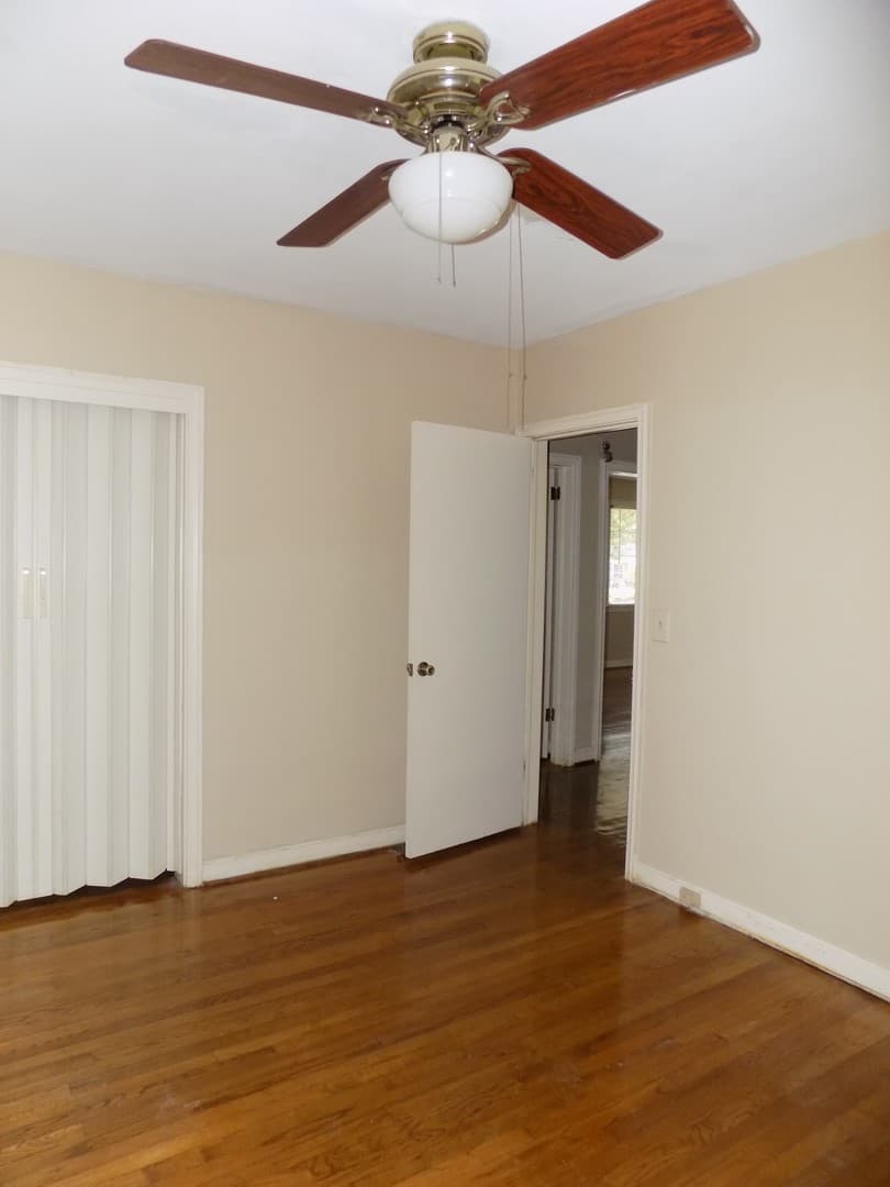Columbia House: 507 Dogwood Street