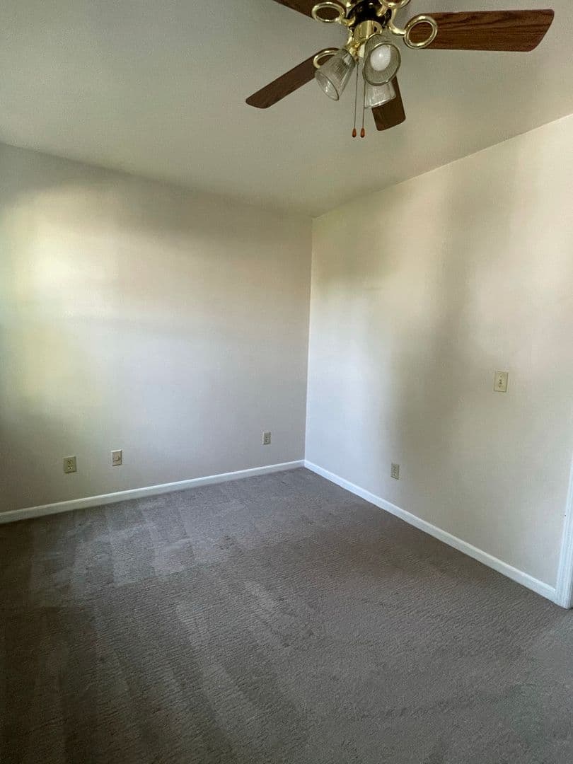 Columbia House: 920 Woodrow Street Apt. 5