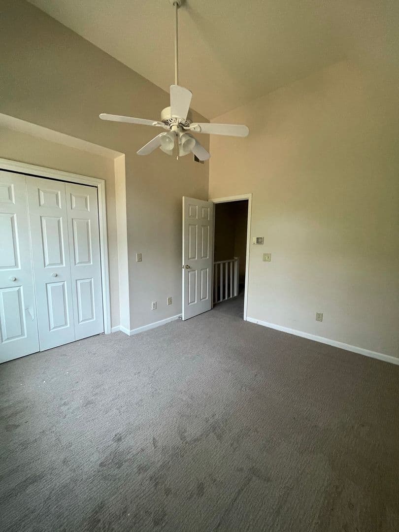 Columbia House: 920 Woodrow Street Apt. 5