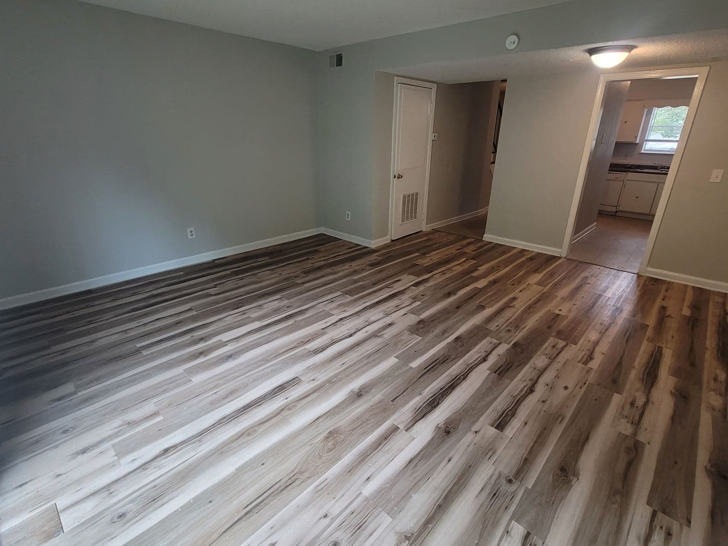 Columbia Apartment: 1432 Aralia Dr. A-C