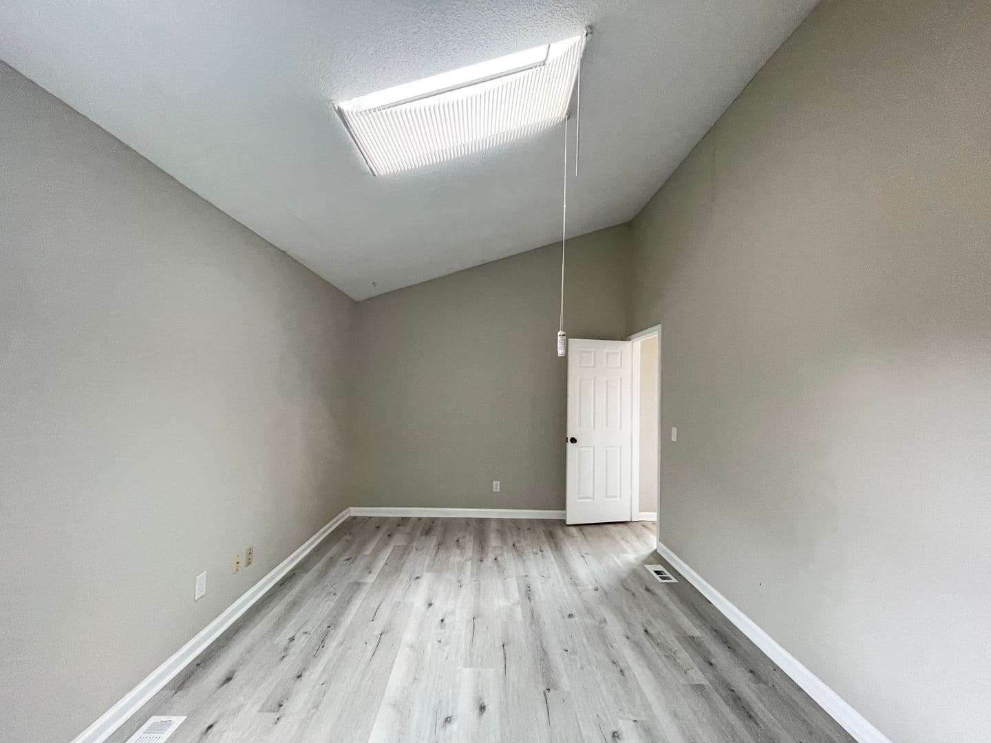 West Columbia Apartment: 119 Villa Court