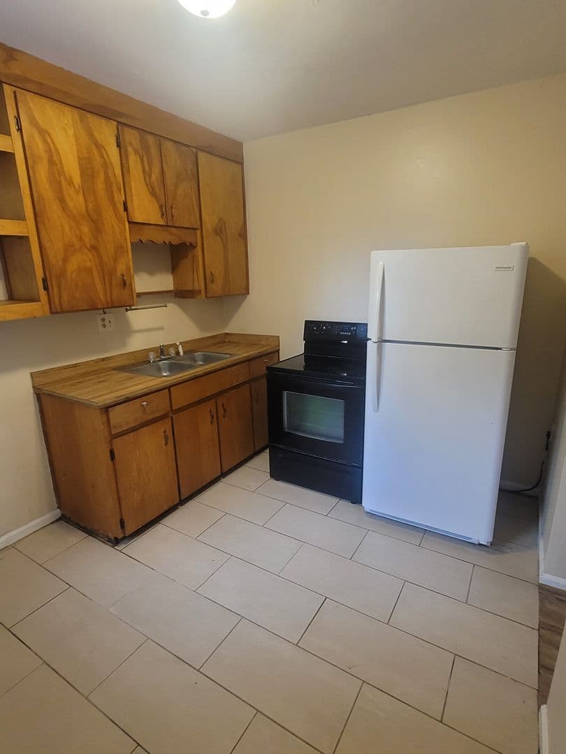 Columbia House: 3708 Harvard Ave
