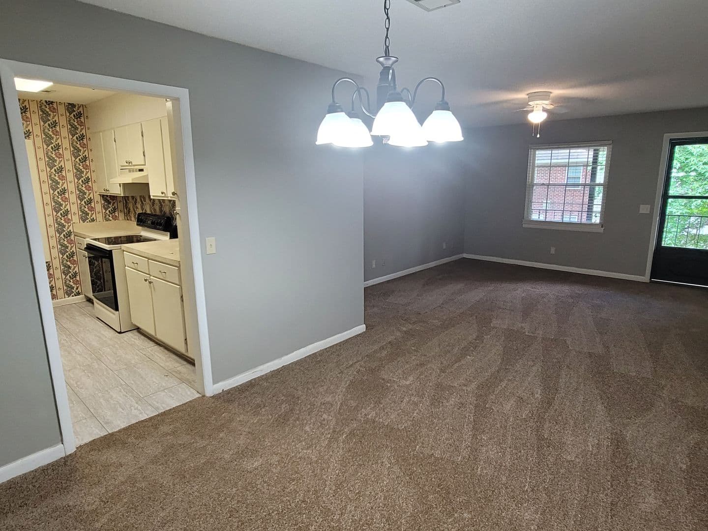 Columbia Condo: 1704 Ashford Lane