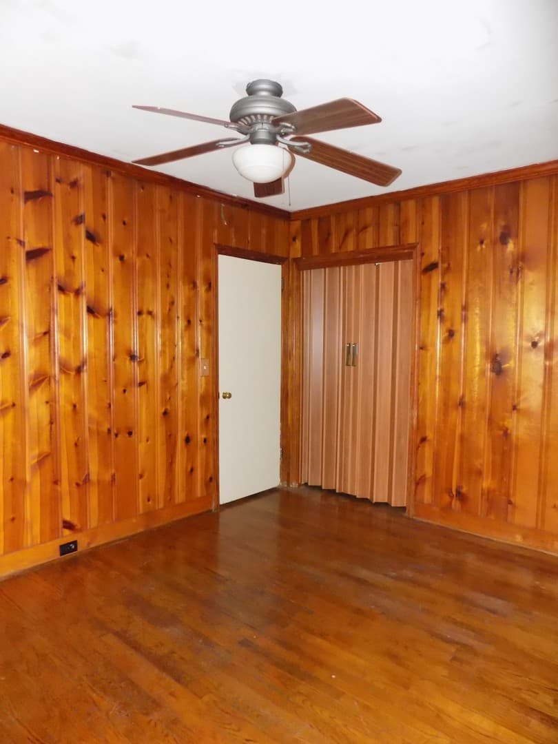 Columbia House: 507 Dogwood Street