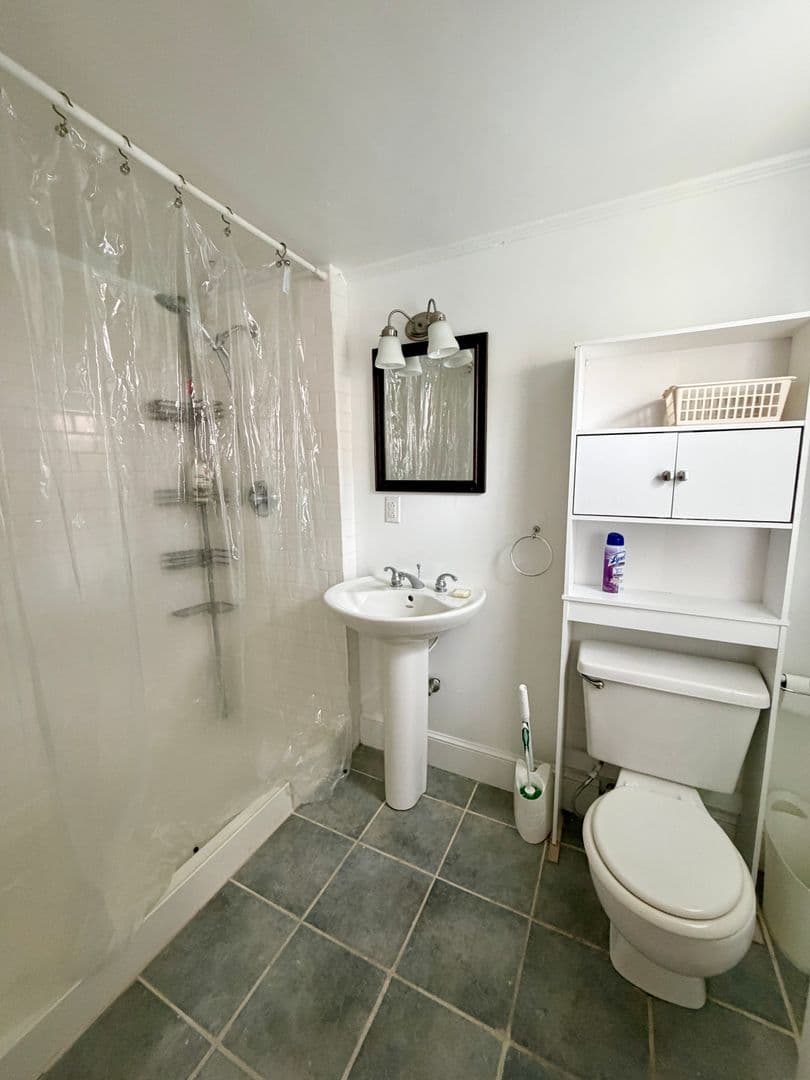 Columbia Apartment: 1706 Richland St