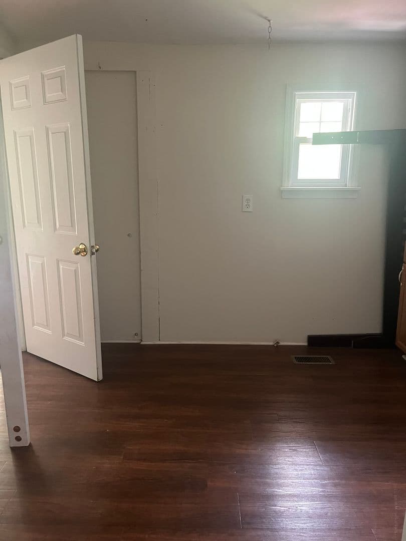 Lexington House: 123 Pond Drive