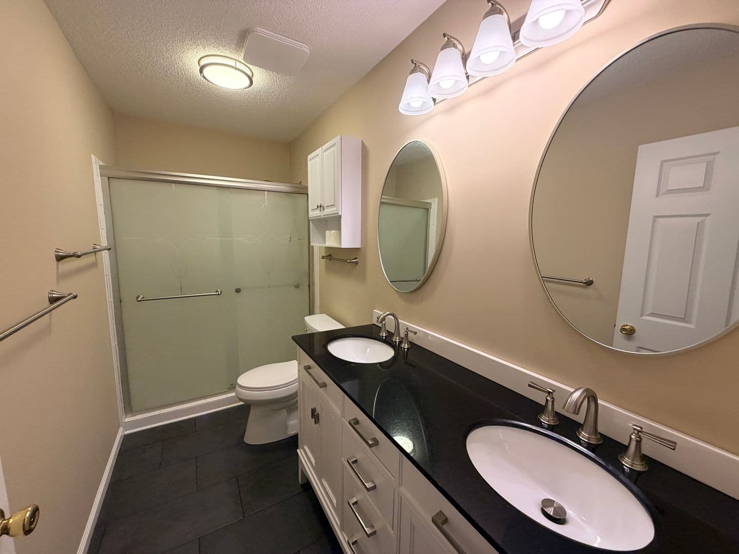 Columbia Townhome: 54 Coach Trail Ln