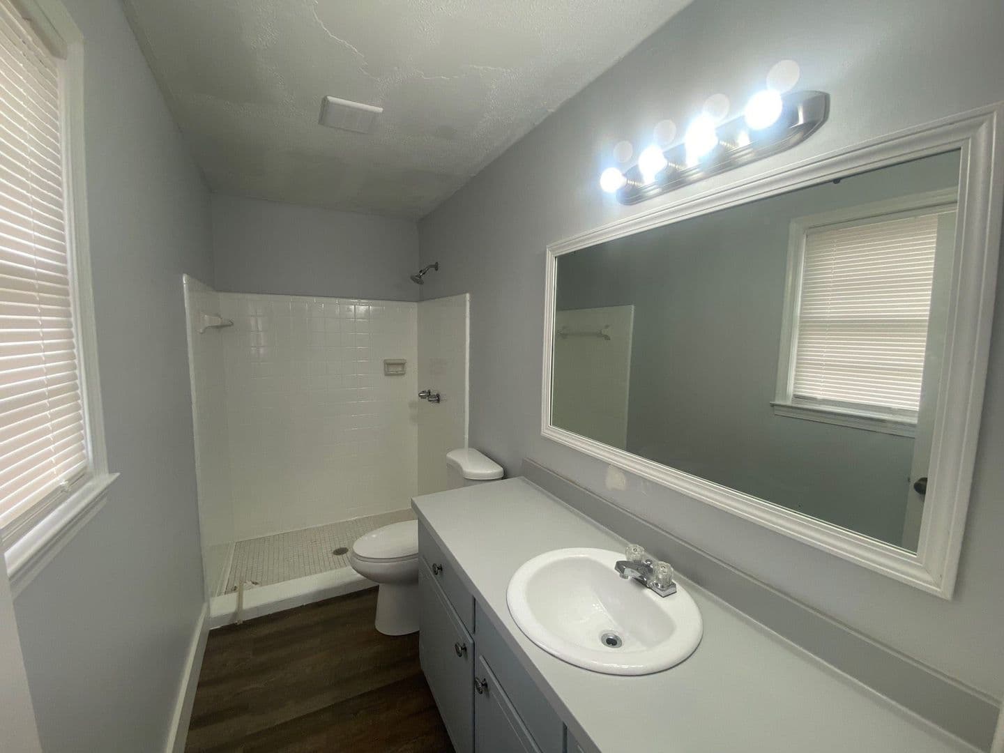 Columbia House: 221 Ramblewood Drive