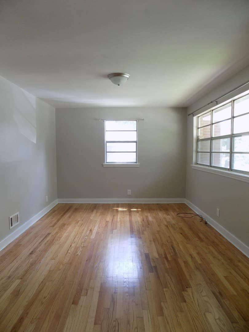 Columbia House: 2707 Holt Drive
