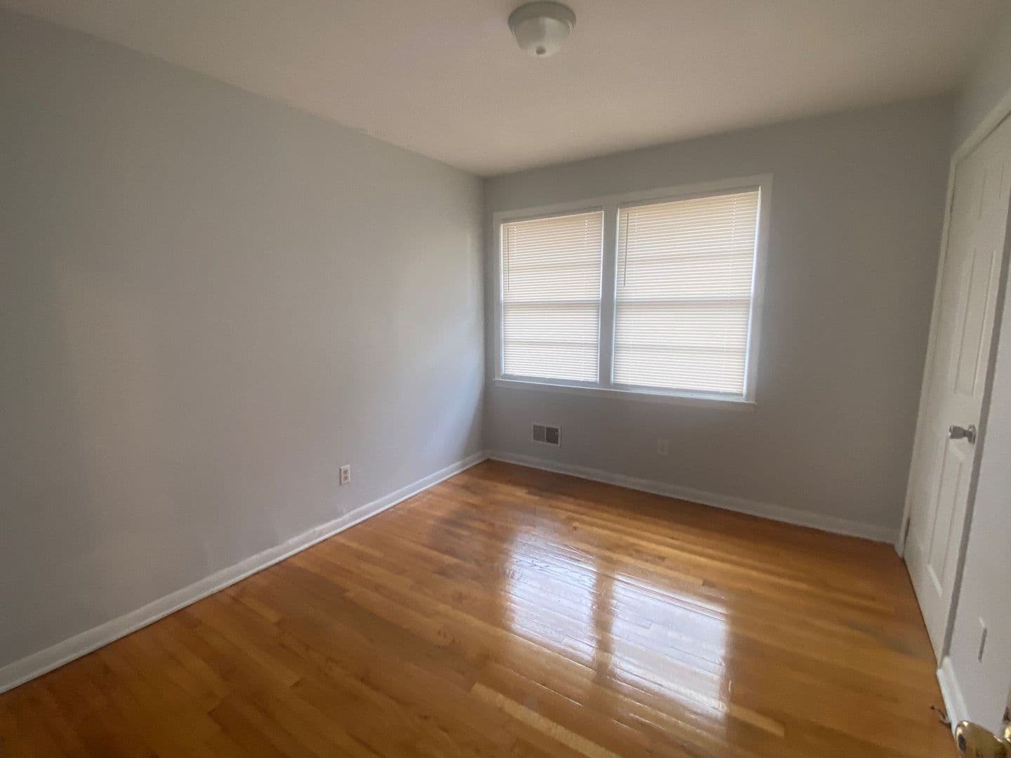 Columbia House: 221 Ramblewood Drive
