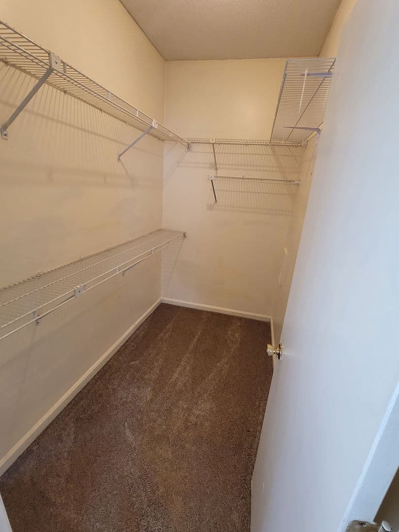 Columbia Condo: 100 Brighton Hill Circle 7A