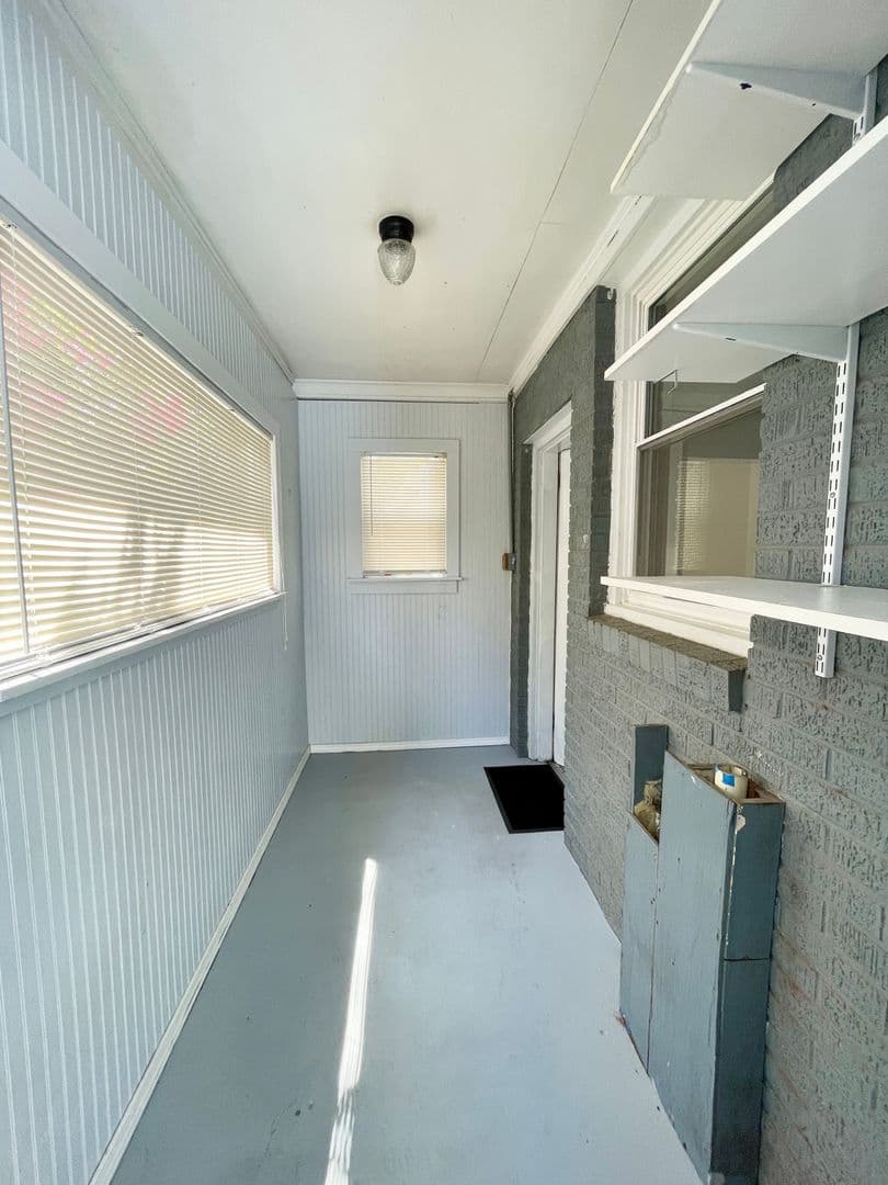 Columbia Apartment: 2213-2215 Rosewood Drive