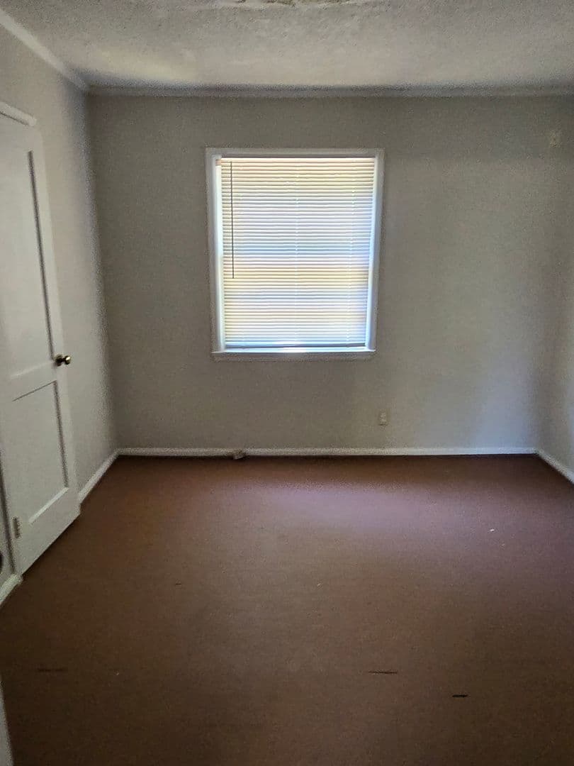 Columbia House: 2833 Wesley Dr