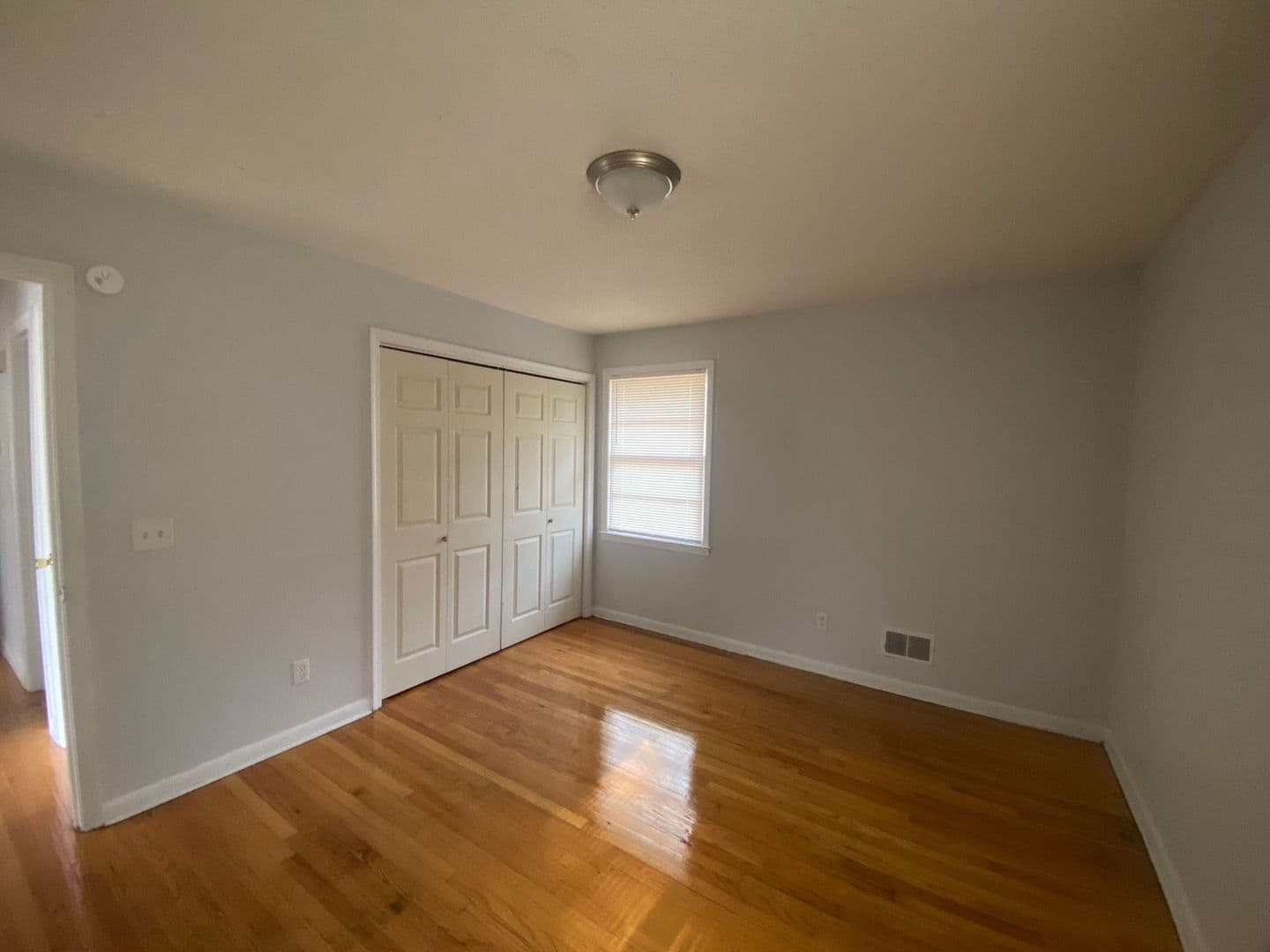 Columbia House: 221 Ramblewood Drive