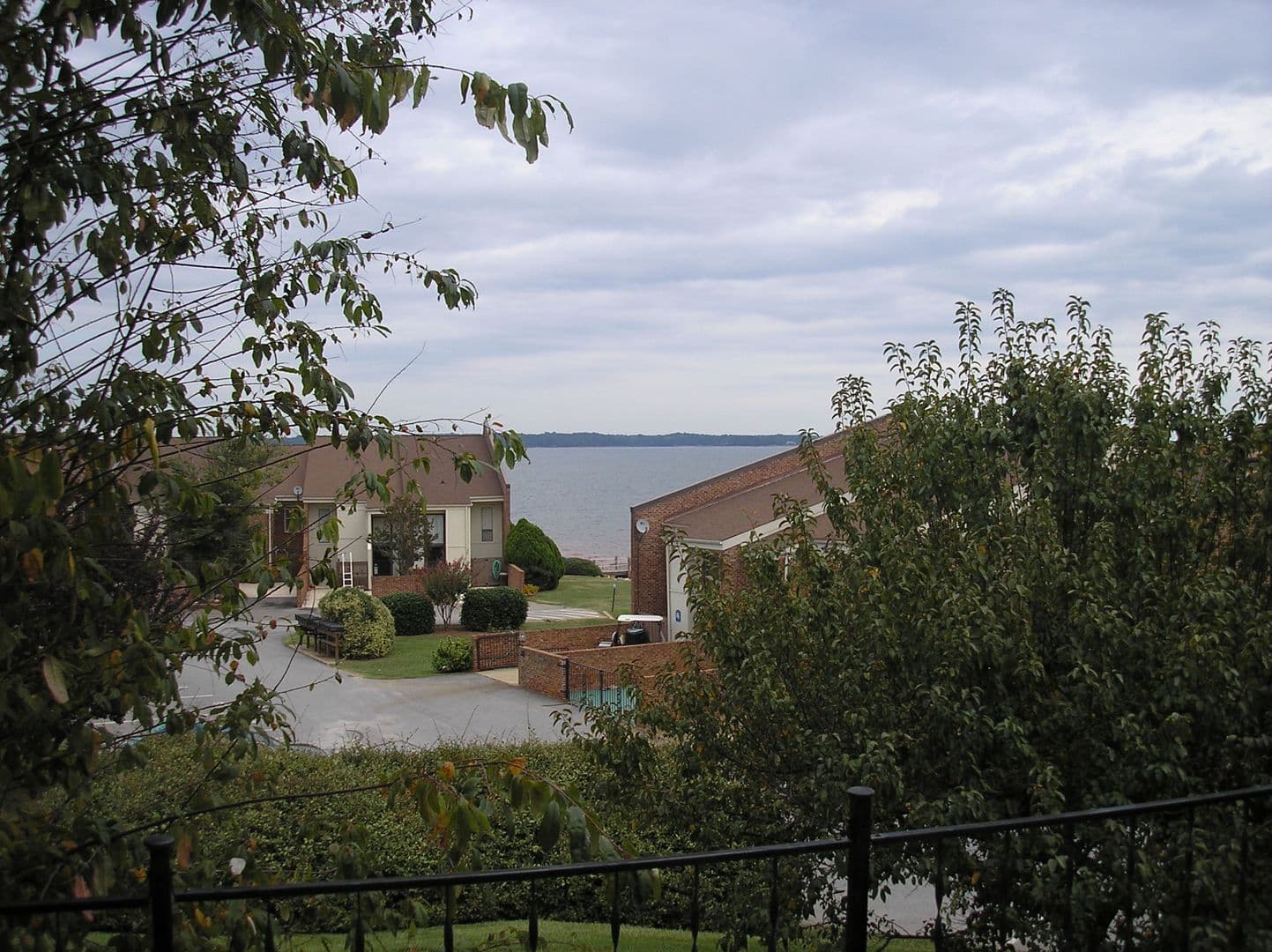 Lexington House: 14 Low Hill Lane
