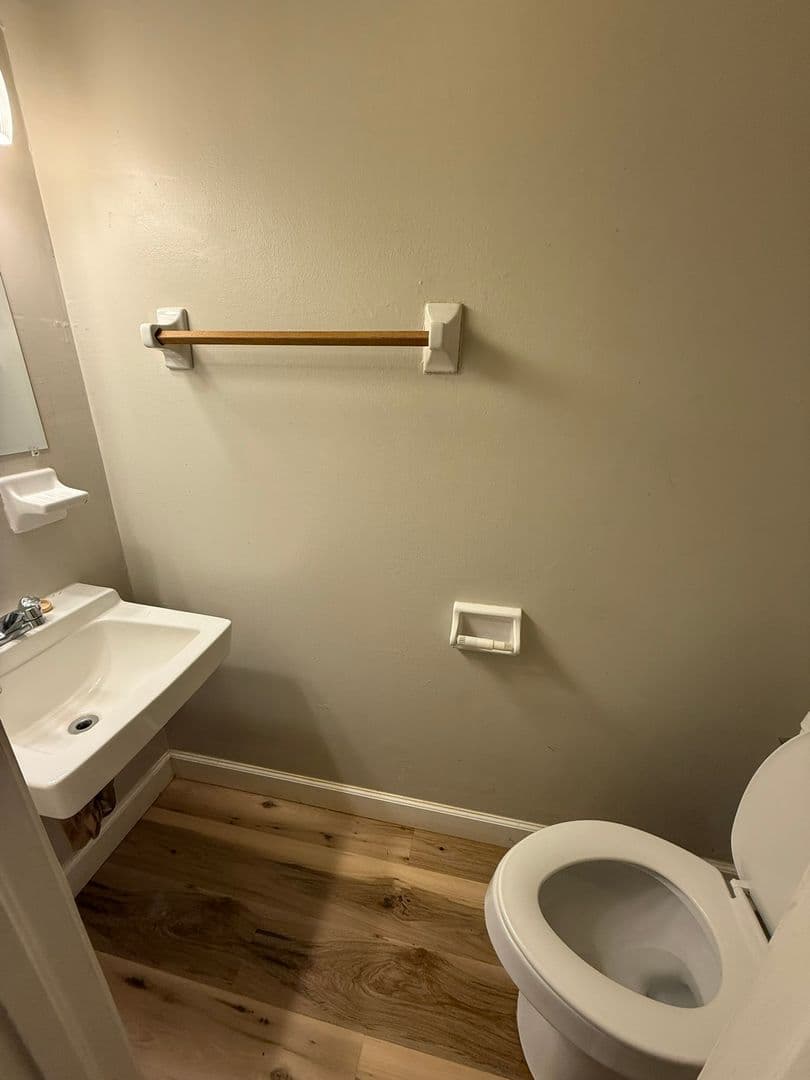 Columbia Apartment: 1432 Aralia Dr. A-C