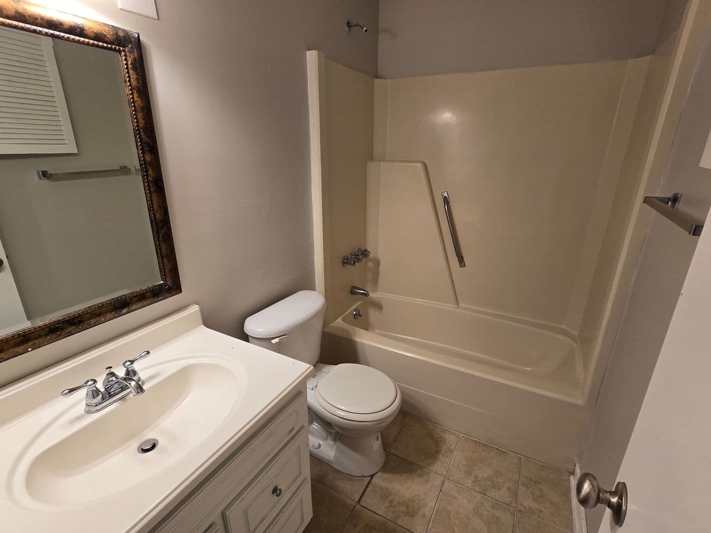 Columbia House: 1001 Creekside Way