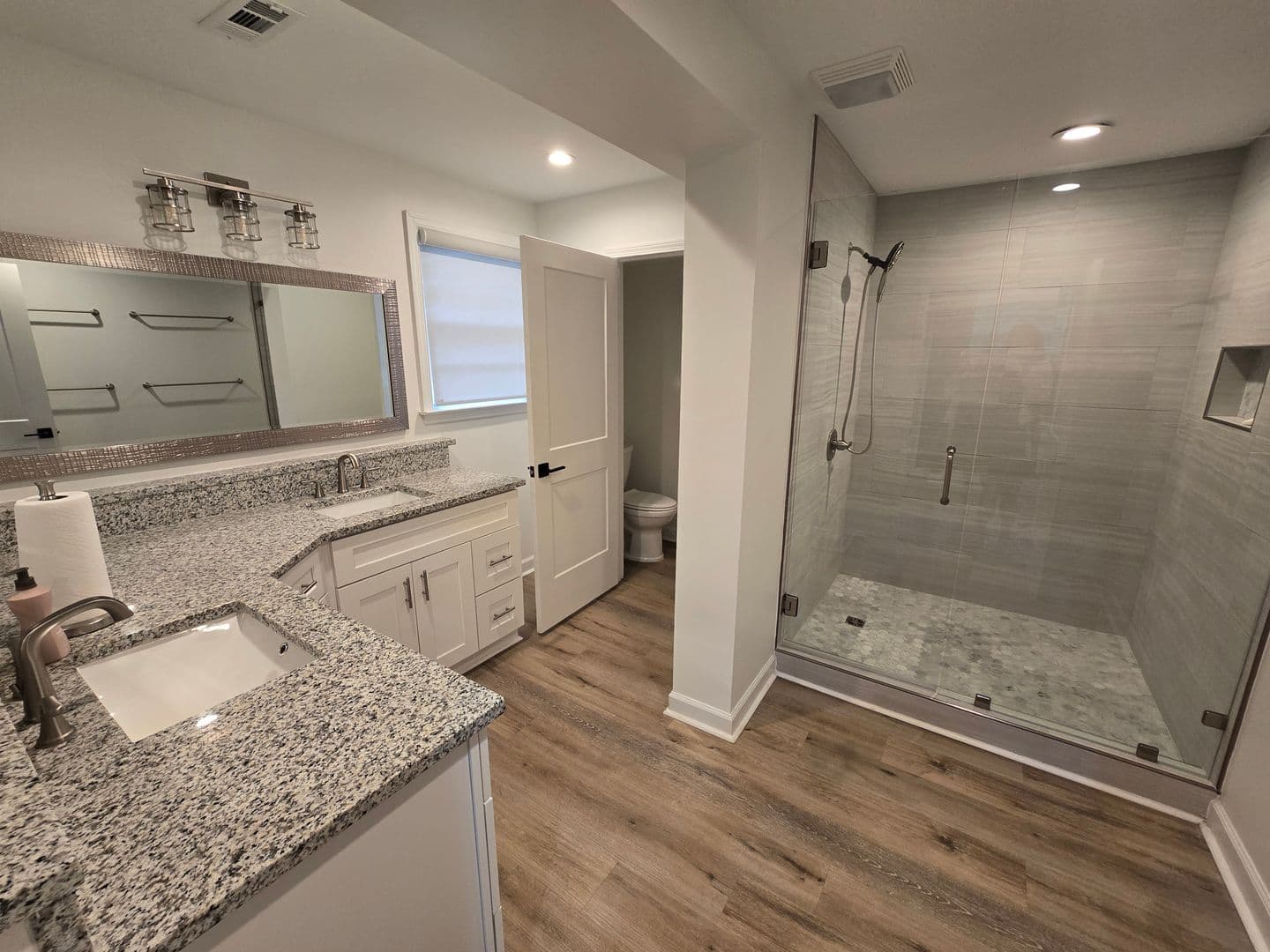 Columbia House: 2534 Forest Dr