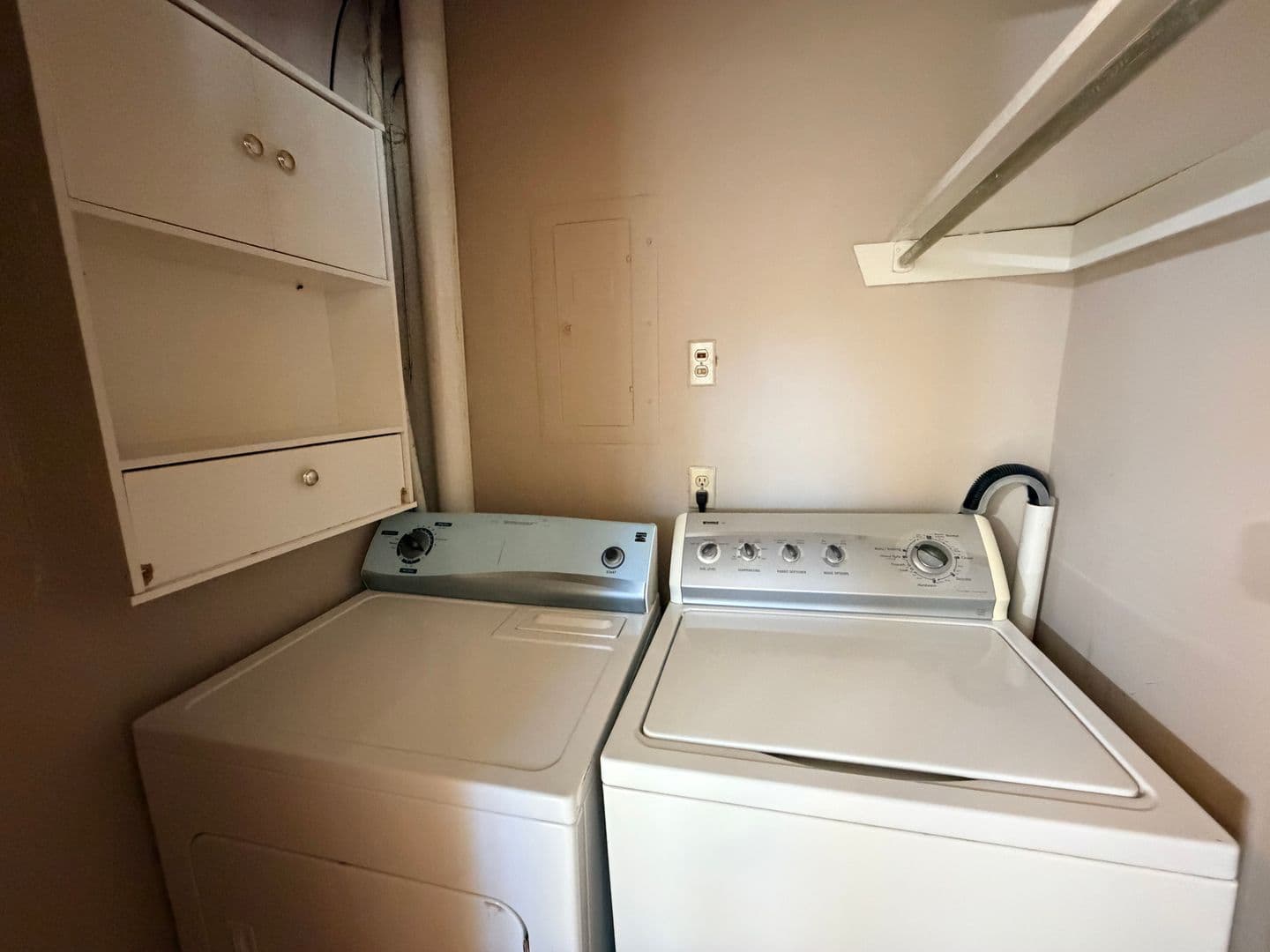 Columbia Condo: 429 Cambout St