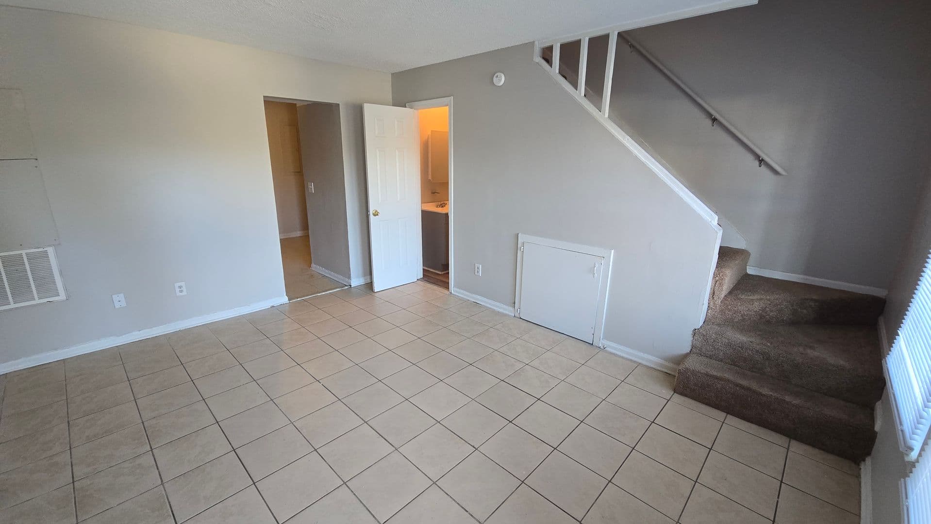 West Columbia Townhome: 1639 North Ave