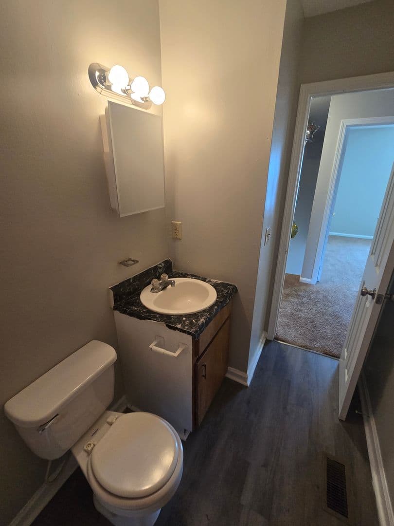 West Columbia Townhome: 1637 North Ave