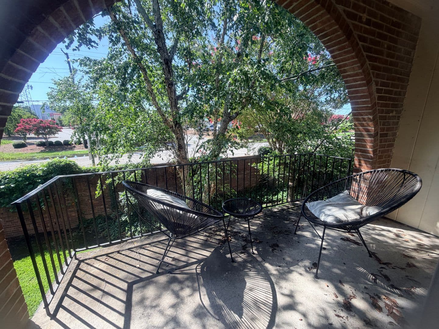 Columbia Condo: 5516 Lakeshore Drive