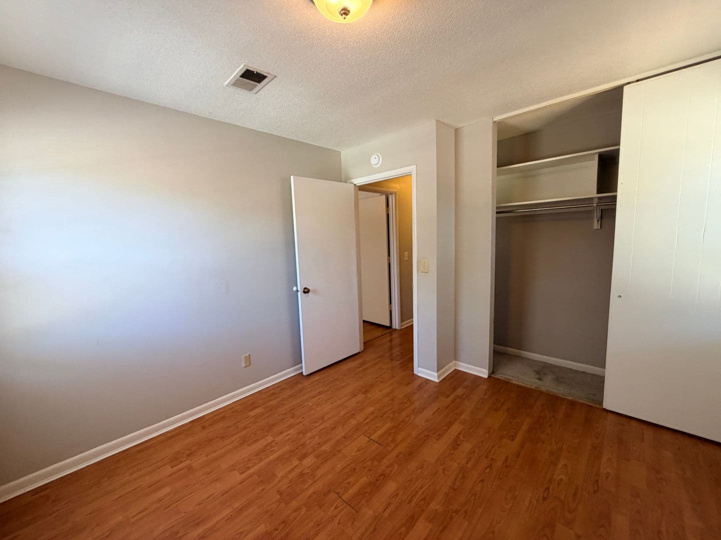 Columbia Condo: 429 Cambout St