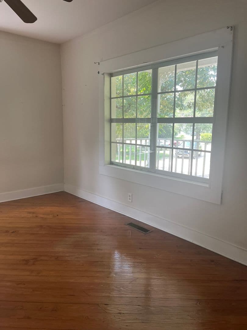 Lexington House: 123 Pond Drive