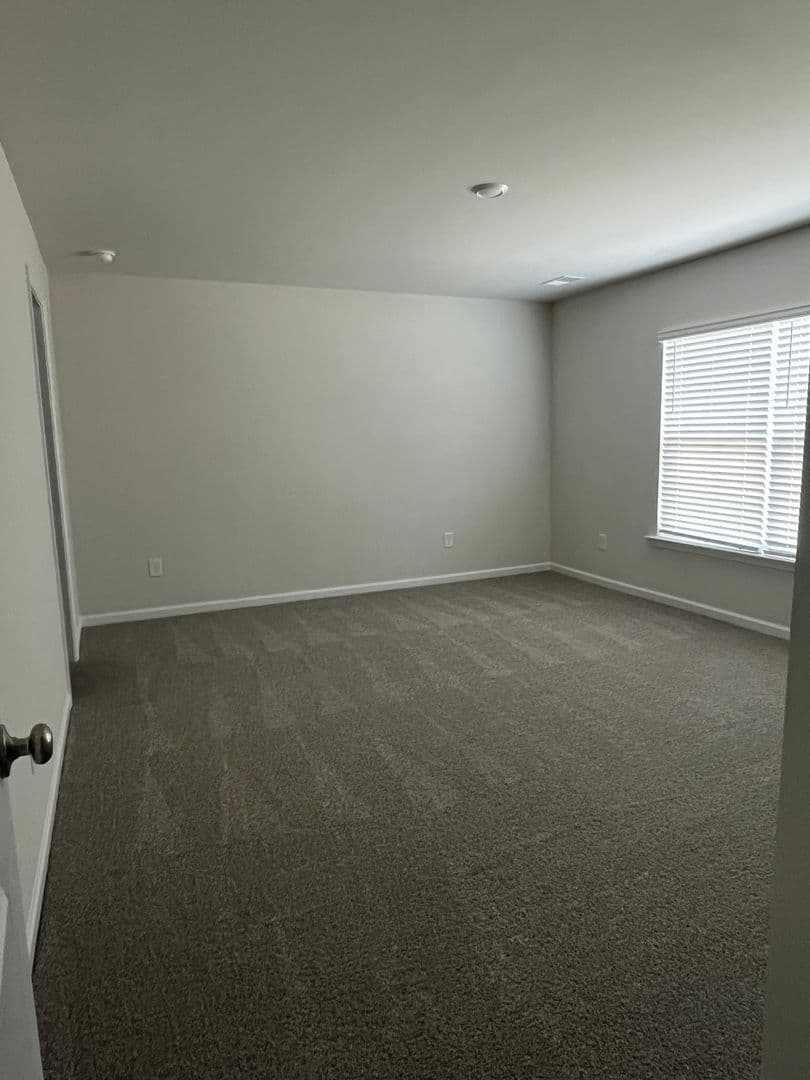 Lexington House: 315 S. Lake Ct