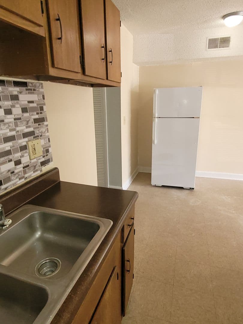 Columbia Apartment: 1431 Aralia Dr. L1-L4