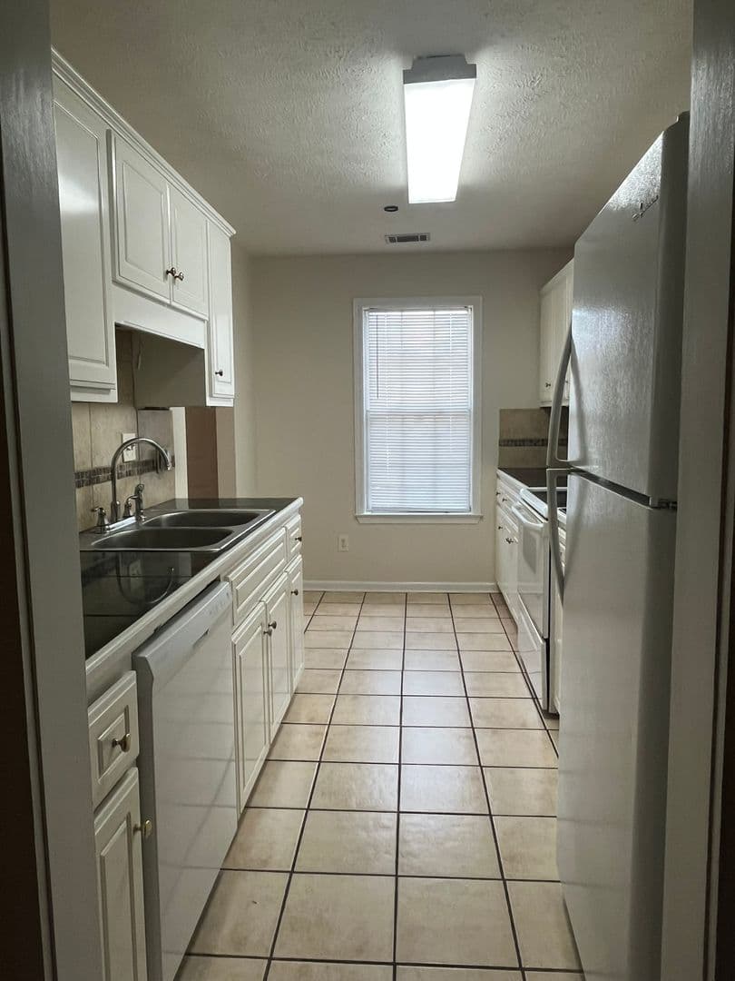Lexington House: 153 Waverly Point Drive