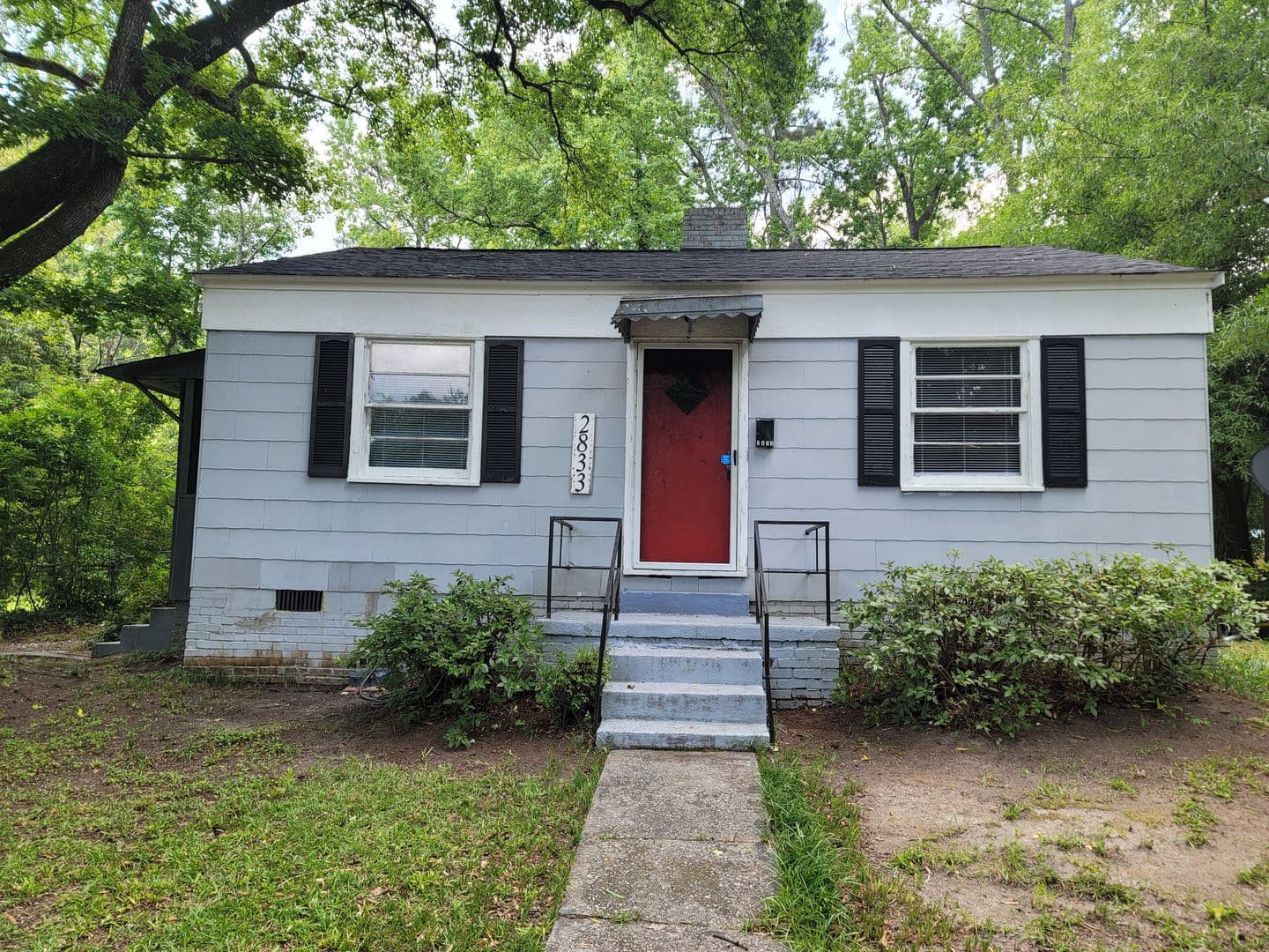 Columbia House: 2833 Wesley Dr
