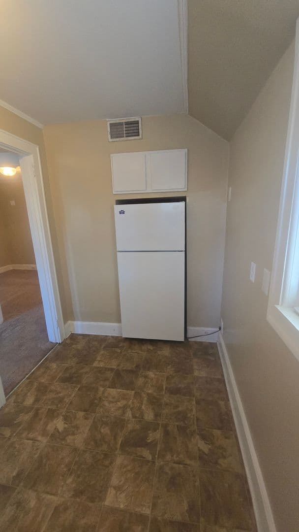 Columbia Apartment: 230 S. Gregg Street