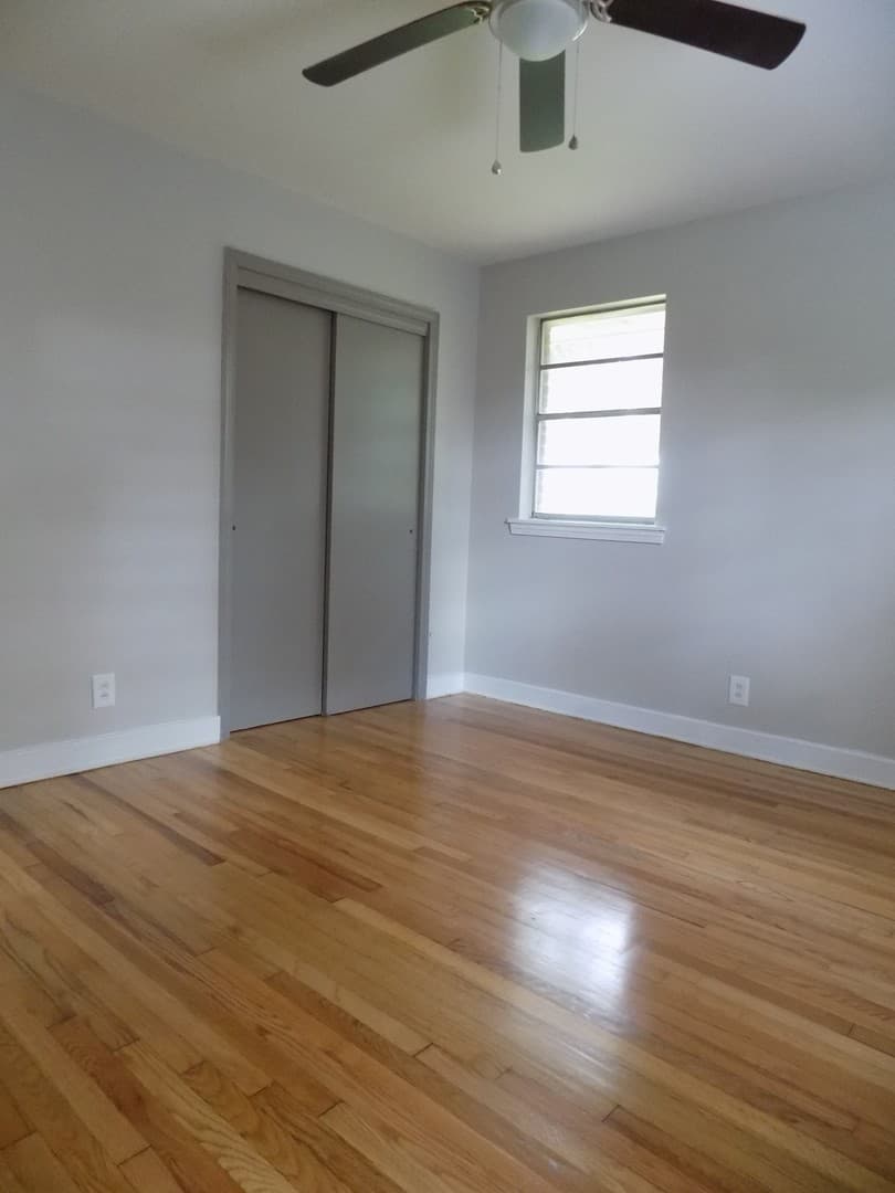 Columbia House: 2707 Holt Drive