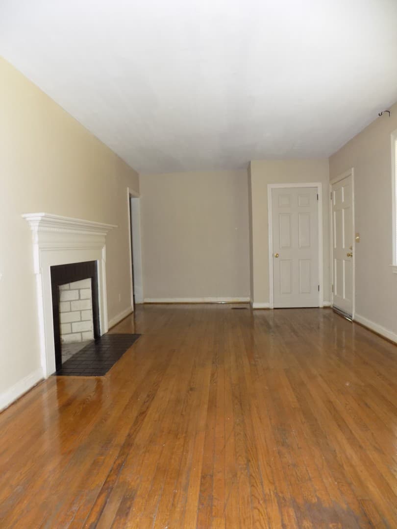 Columbia House: 507 Dogwood Street