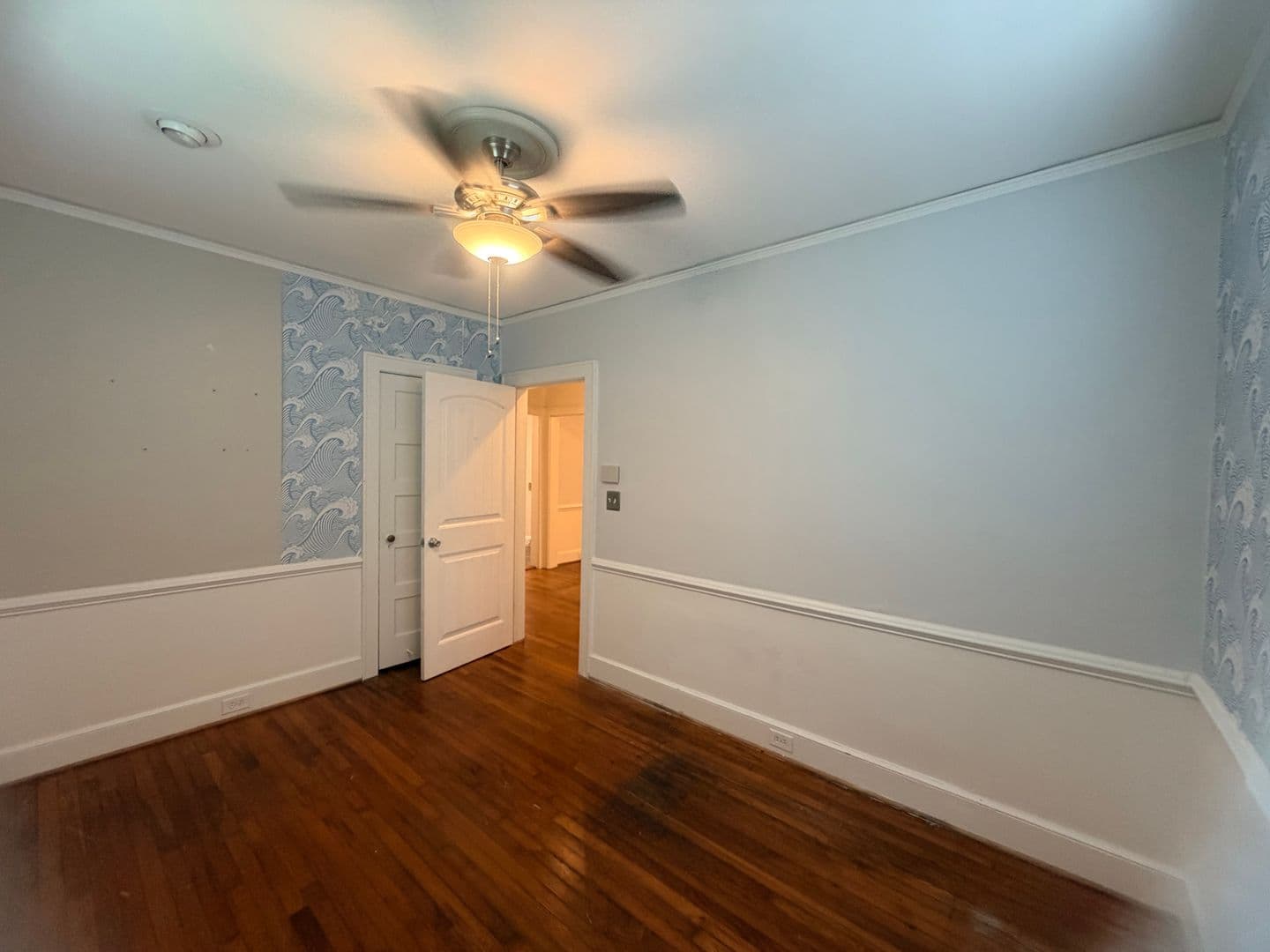 Columbia House: 1552 Sunnyside Dr