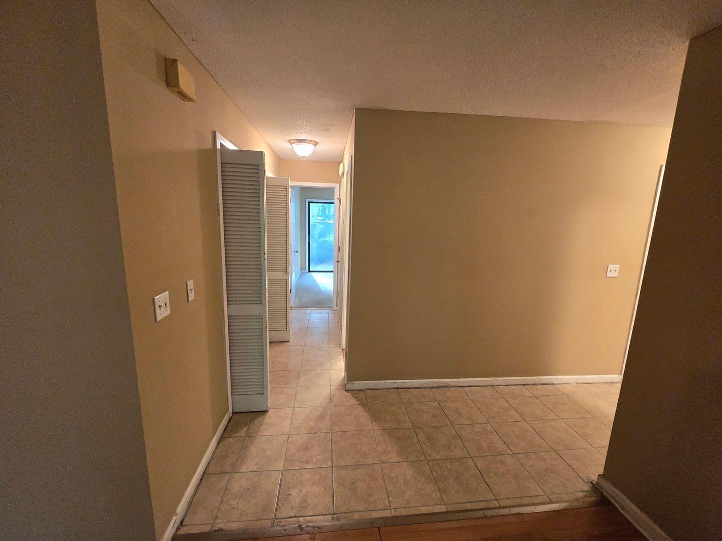 Columbia House: 1001 Creekside Way