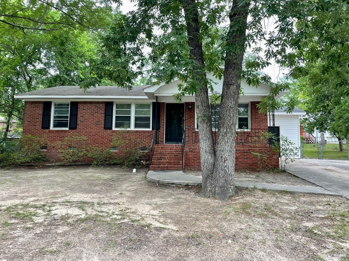 Columbia House: 3824 Lee Hills Drive