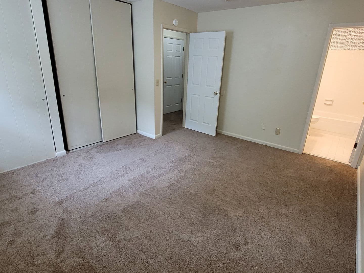 Columbia Condo: 1704 Ashford Lane