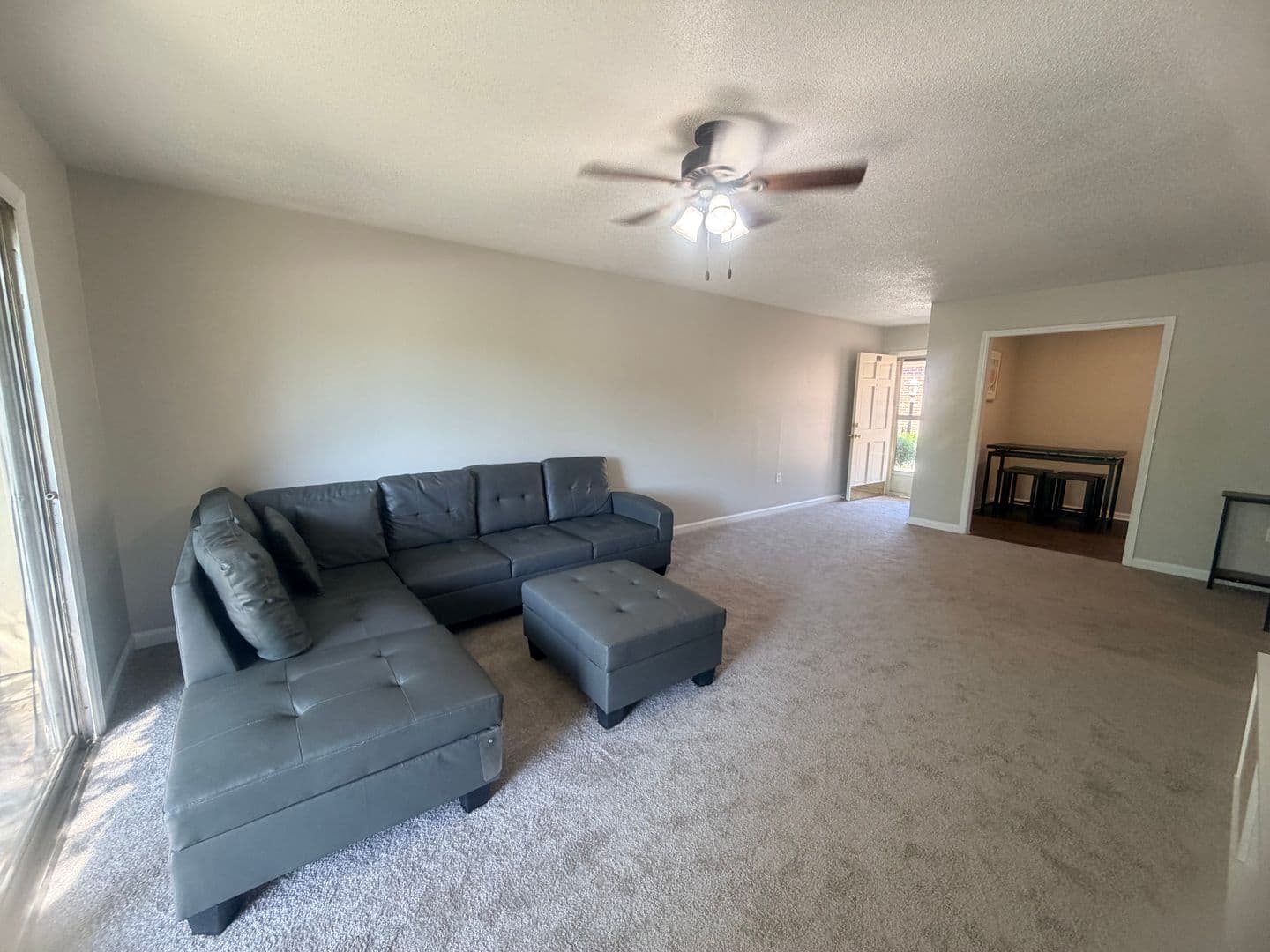 Columbia Condo: 5516 Lakeshore Drive