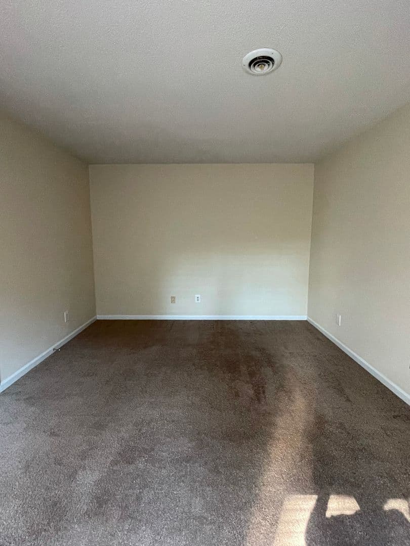 Columbia Apartment: Kilbourne Apartments units 9-12
