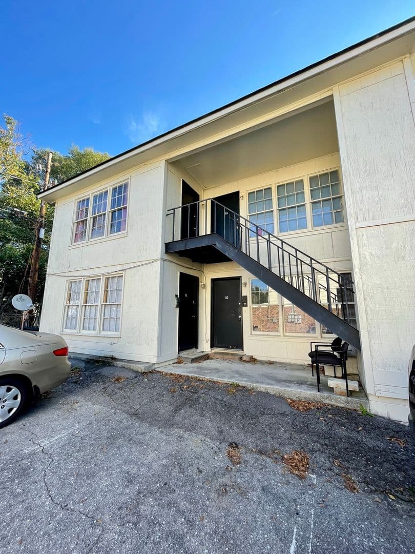Columbia Apartment: 1431 Aralia Dr. L1-L4