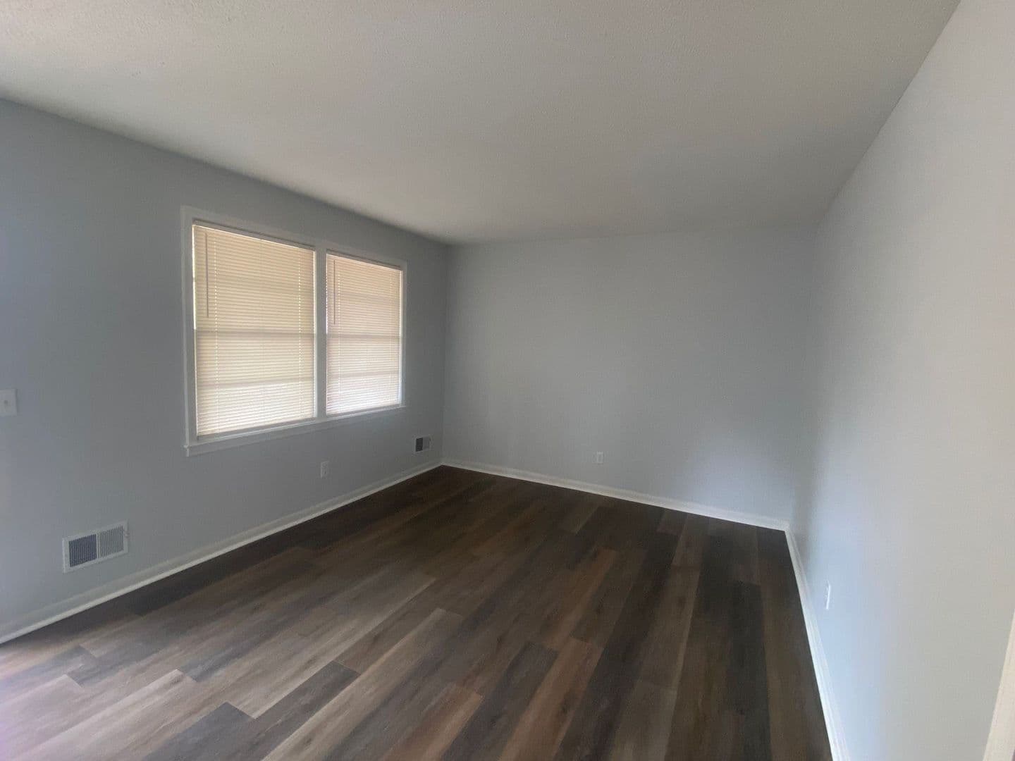 Columbia House: 221 Ramblewood Drive