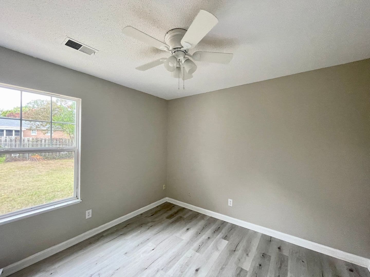 West Columbia Apartment: 119 Villa Court