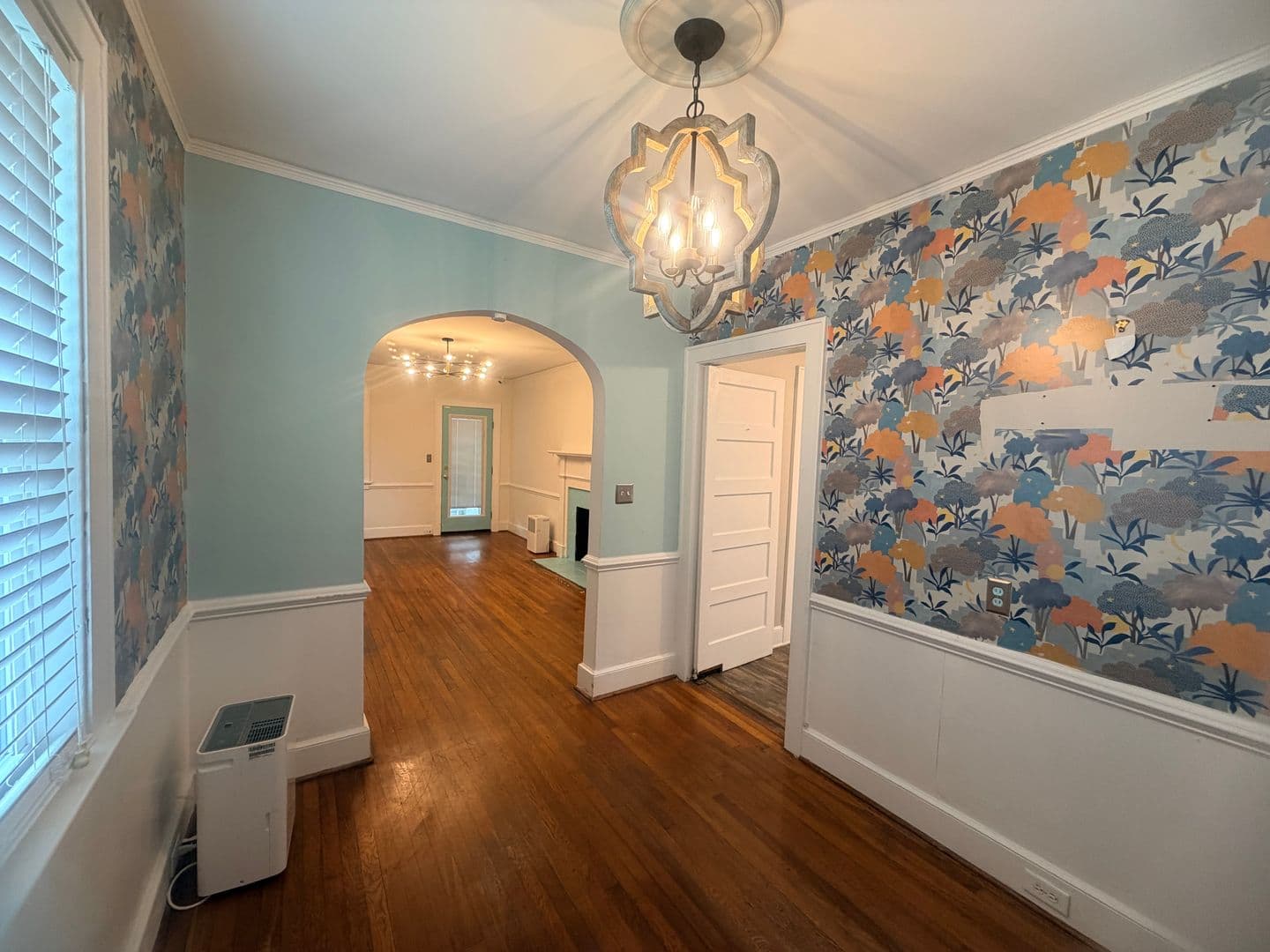 Columbia House: 1552 Sunnyside Dr