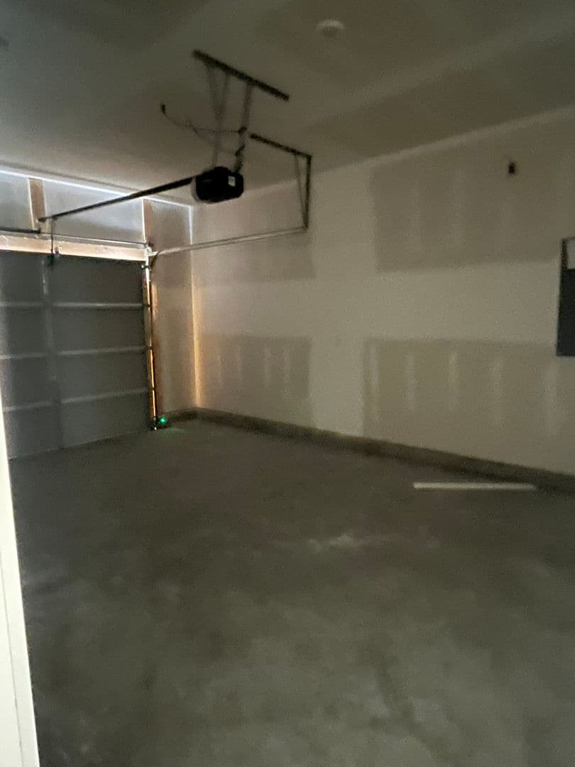 Lexington House: 315 S. Lake Ct