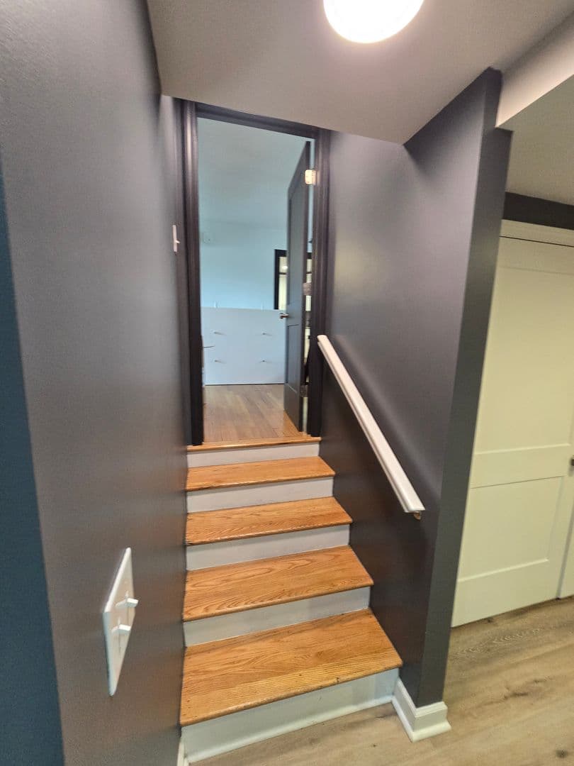 Columbia House: 2534 Forest Dr