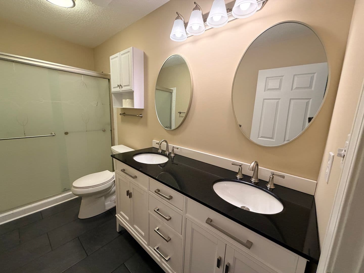 Columbia Townhome: 54 Coach Trail Ln