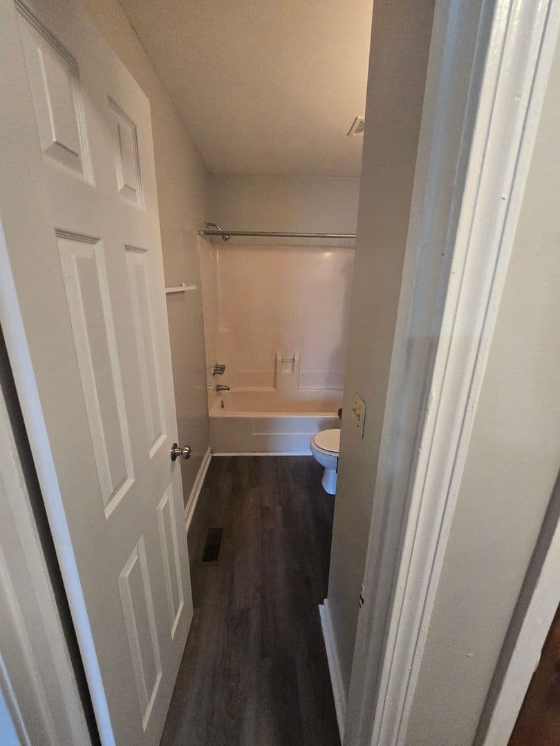 West Columbia Townhome: 1637 North Ave
